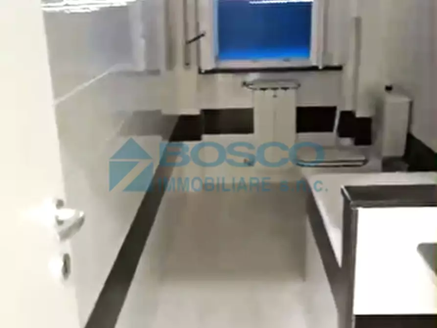 Immagine 12 di Trilocale in affitto  in Viale Italia 395 a La Spezia