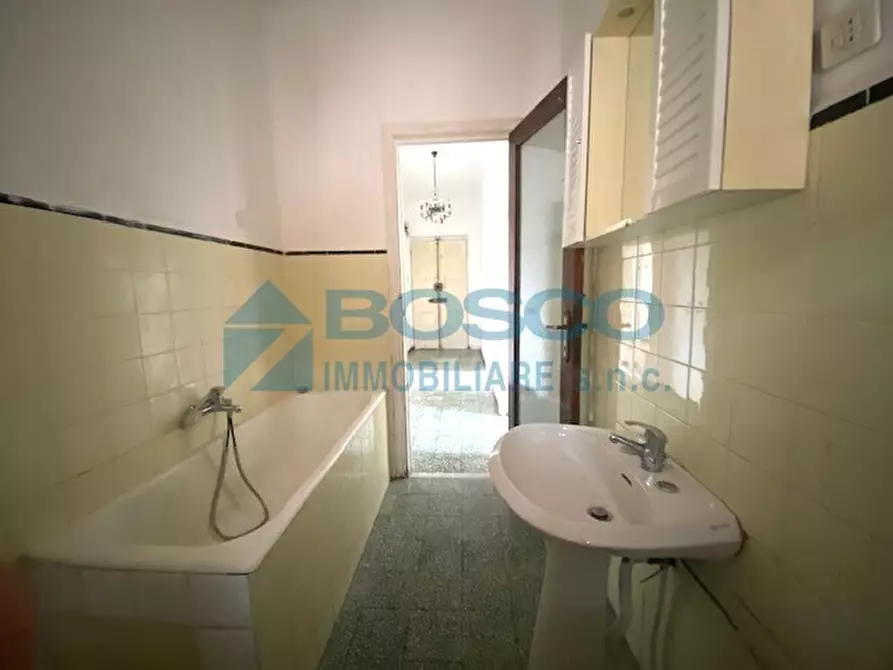 Immagine 13 di Quadrilocale in vendita  in Via Sarzana 58 a La Spezia