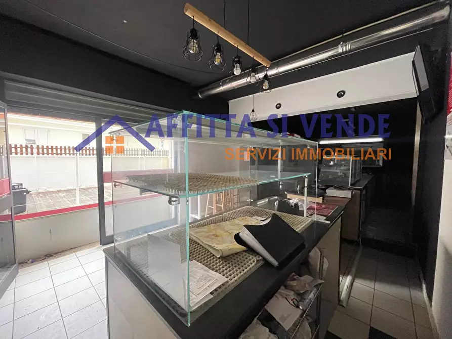 Immagine 29 di Locale commerciale in affitto  in Via Europa 46 a Siracusa