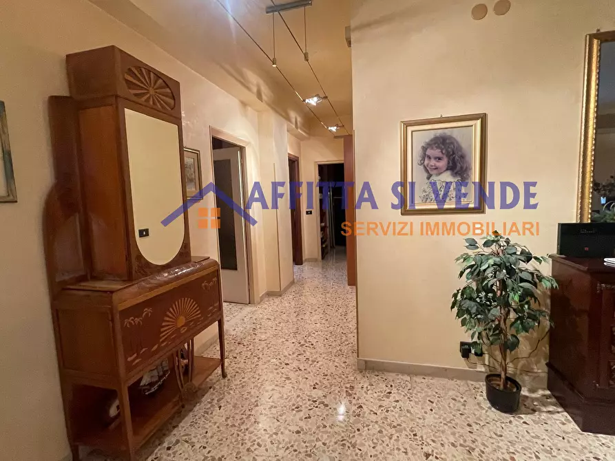 Immagine 3 di Pentalocale in vendita  in Via Tisia 124 a Siracusa