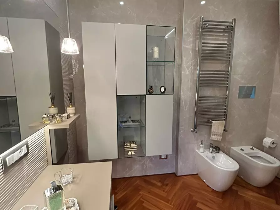 Immagine 12 di Trilocale in vendita  a Pescara