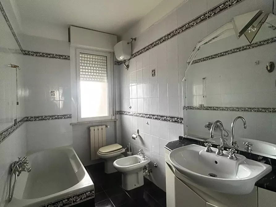 Immagine 13 di Quadrilocale in affitto  a Pescara