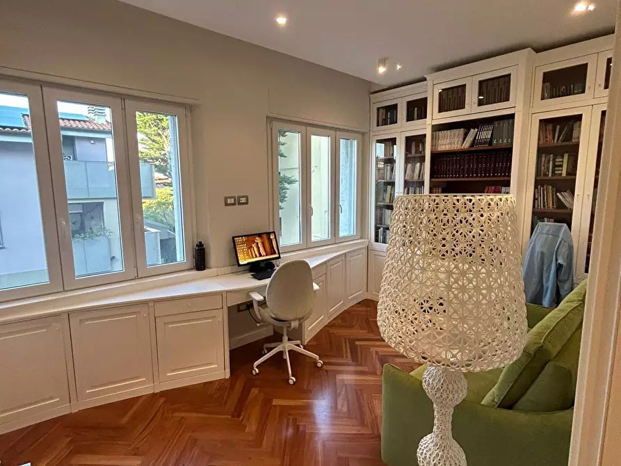 Immagine 18 di Trilocale in vendita  a Pescara