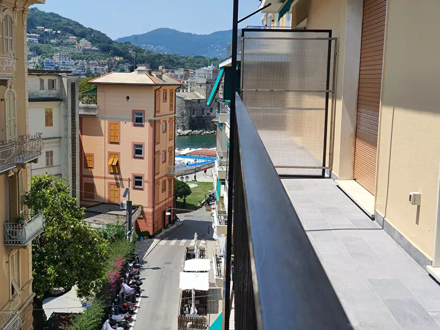 Immagine 7 di Trilocale in vendita  a Rapallo