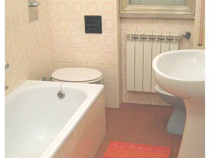 Immagine 7 di Trilocale in vendita  a Rapallo