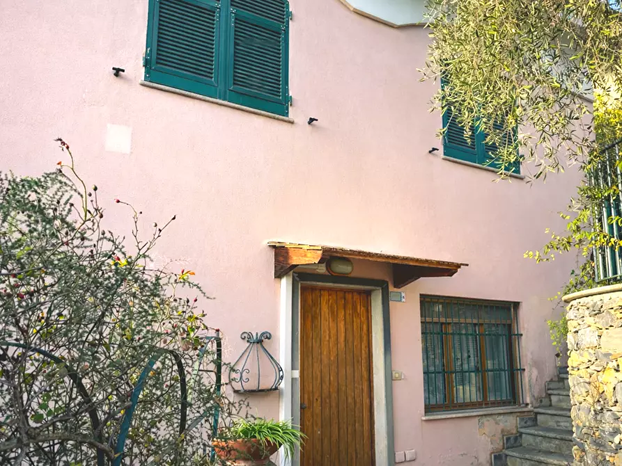 Immagine 7 di Trilocale in vendita  a Rapallo