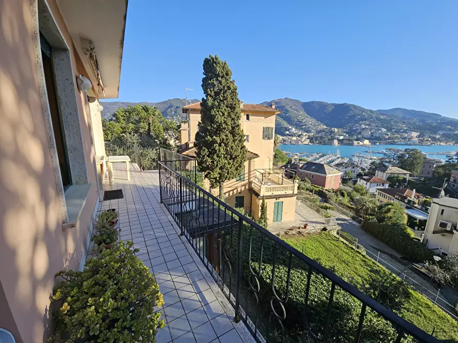 Immagine 21 di Attico in vendita  a Rapallo