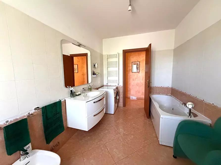 Immagine 22 di Villa in vendita  a Castelnuovo Di Porto