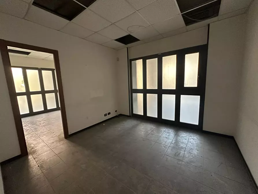 Immagine 8 di Ufficio in affitto  in Via Monte Giberto 133 a Roma