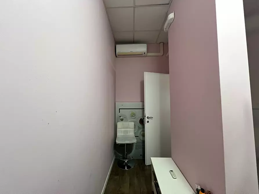 Immagine 8 di Locale commerciale in affitto  a Fiano Romano