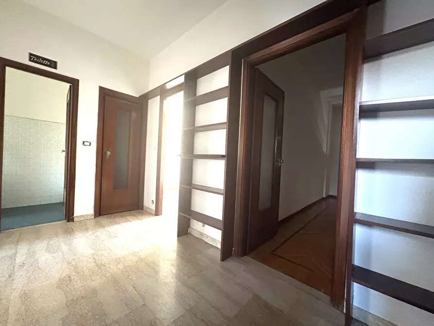 Immagine 17 di Trilocale in vendita  in Via Barletta 158 a Torino