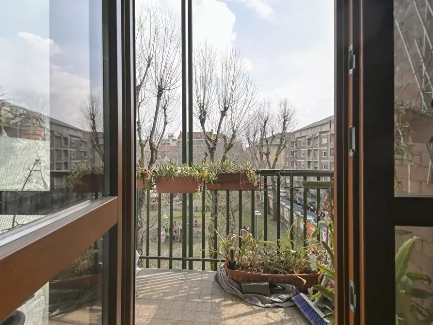 Immagine 54 di Pentalocale in vendita  in Via Trana a Torino