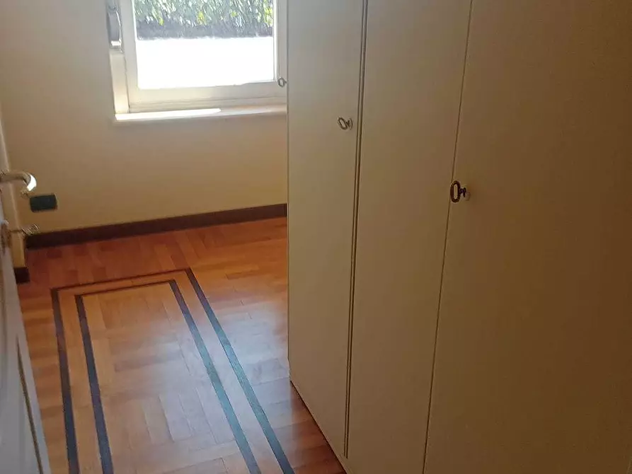 Immagine 52 di Pentalocale in vendita  in Strada Milius - Ronsaglia 14 a Moncalieri