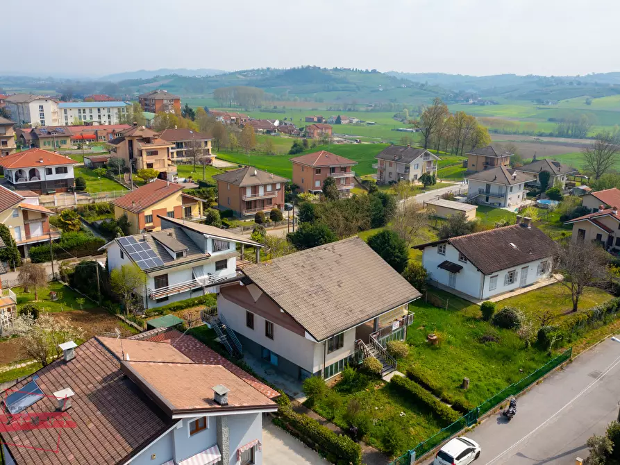 Immagine 3 di Villa in vendita  in via rossini 5 a San Damiano D'asti