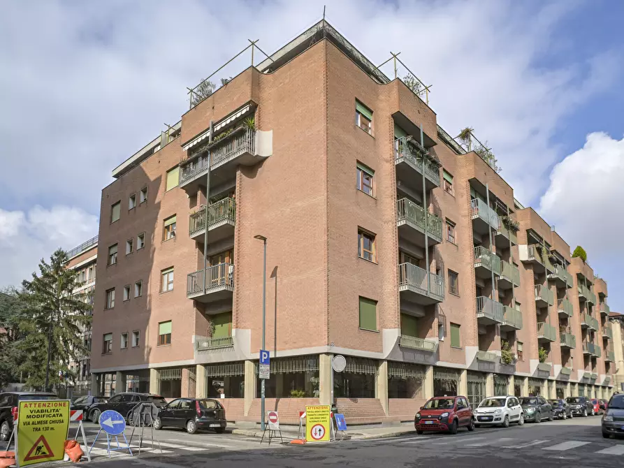 Immagine 53 di Pentalocale in vendita  in Via Trana a Torino