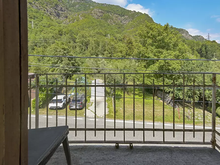 Immagine 34 di Quadrilocale in vendita  in via torino 4 a Lemie