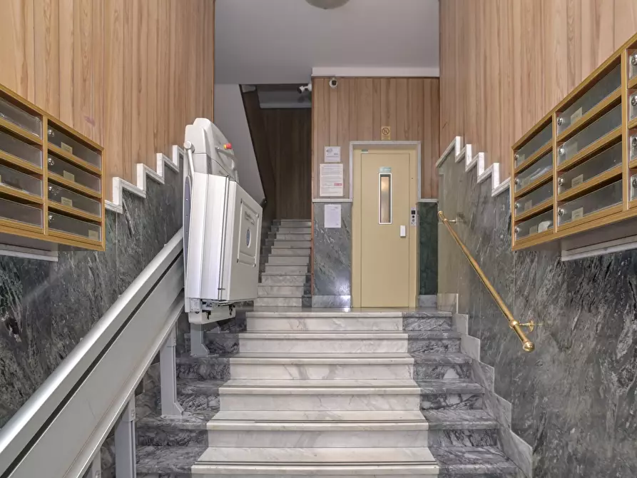 Immagine 3 di Bilocale in vendita  in Via Monginevro 220 a Torino