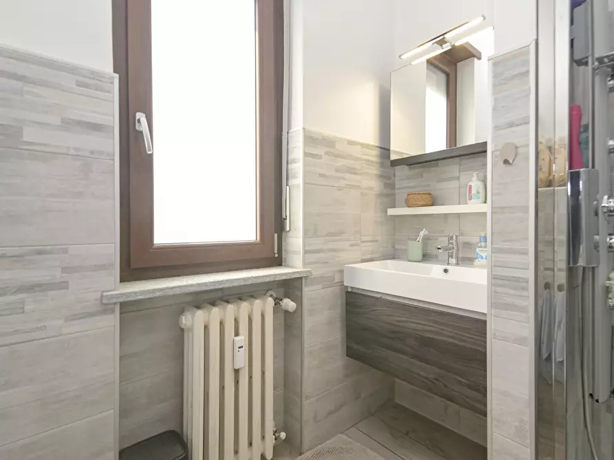 Immagine 37 di Trilocale in vendita  in Via Ventimiglia 188 a Torino