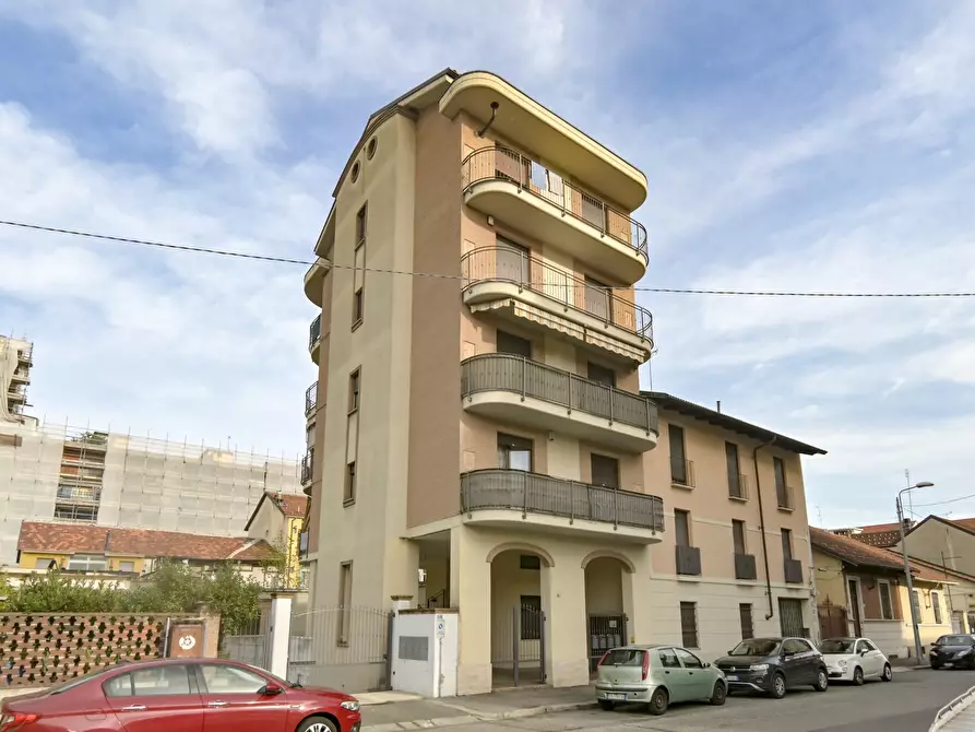 Immagine 2 di Trilocale in vendita  in Via Quarto dei Mille 5 a Torino