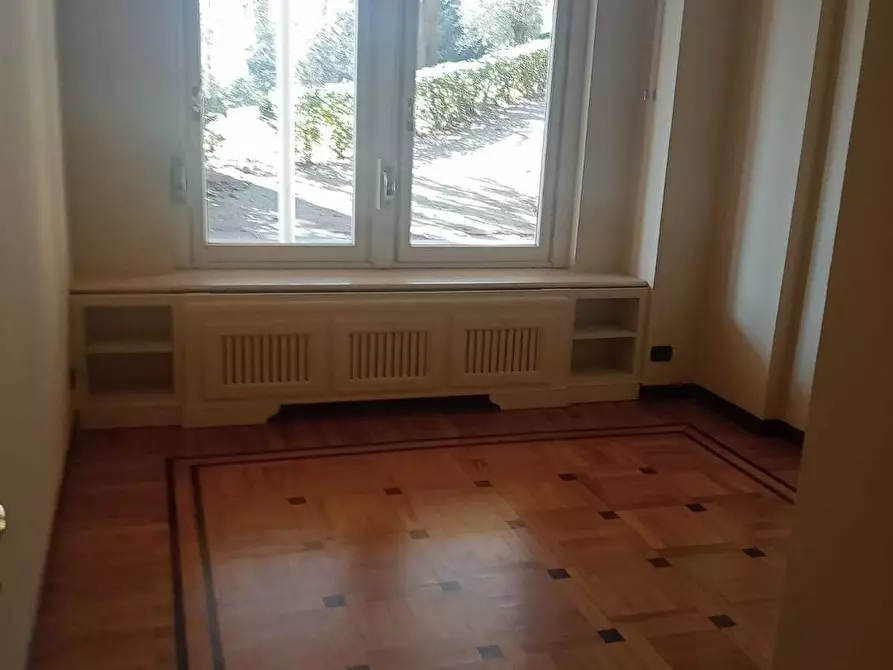 Immagine 47 di Pentalocale in vendita  in Strada Milius - Ronsaglia 14 a Moncalieri