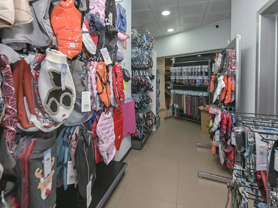 Immagine 20 di Locale commerciale in affitto  in piazza respighi 5 a Torino