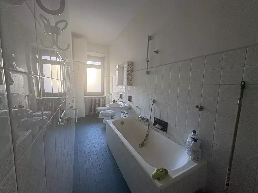 Immagine 10 di Trilocale in vendita  in Via Barletta 158 a Torino