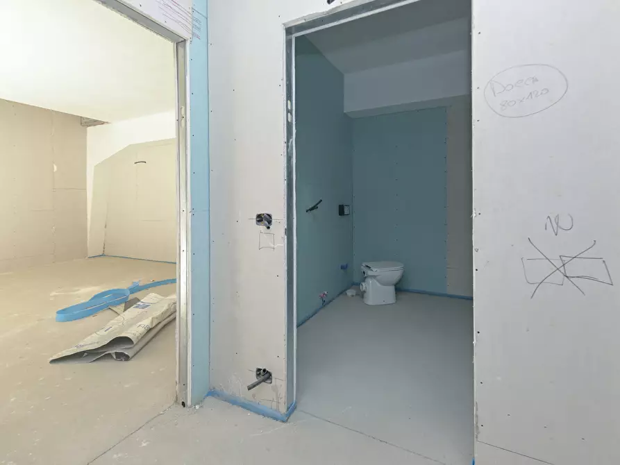 Immagine 9 di Loft/Open space in vendita  in Via Ugo Foscolo 6 a Torino