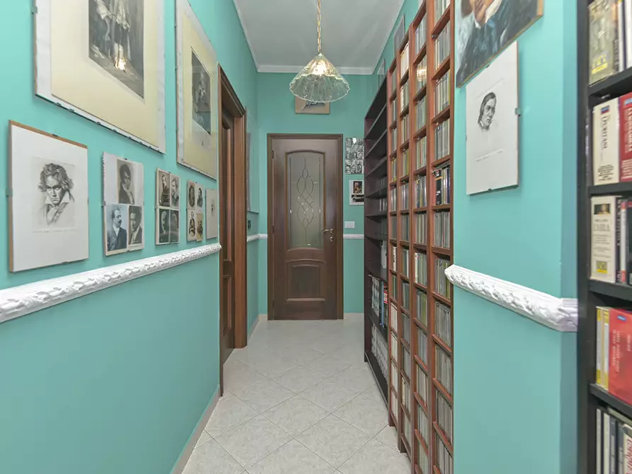 Immagine 15 di Bilocale in vendita  in Via Monginevro 220 a Torino