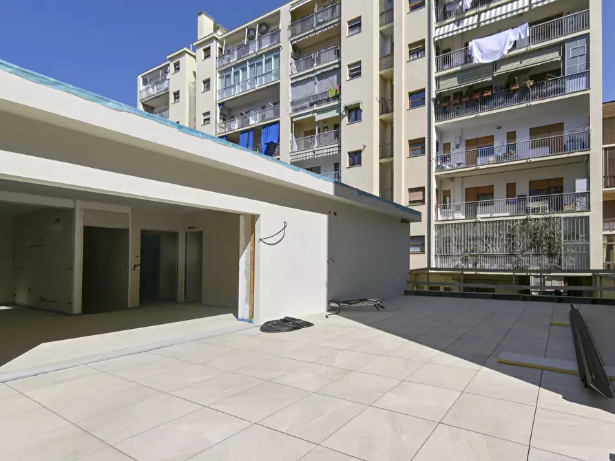 Immagine 4 di Loft/Open space in vendita  in Via Ugo Foscolo 6 a Torino