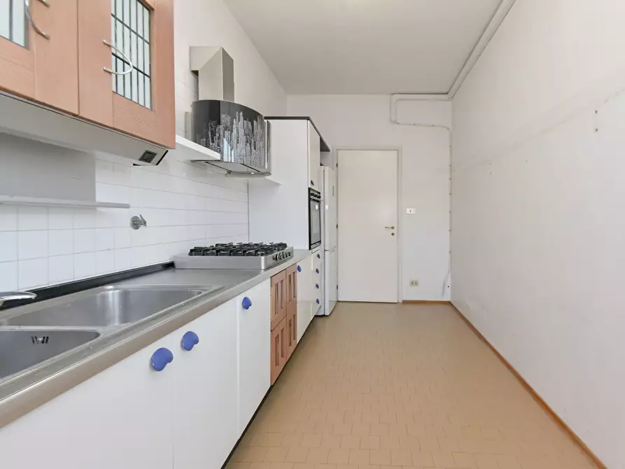 Immagine 12 di Quadrilocale in vendita  in Via Buenos Aires a Torino