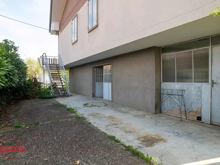 Immagine 14 di Villa in vendita  in via rossini 5 a San Damiano D'asti