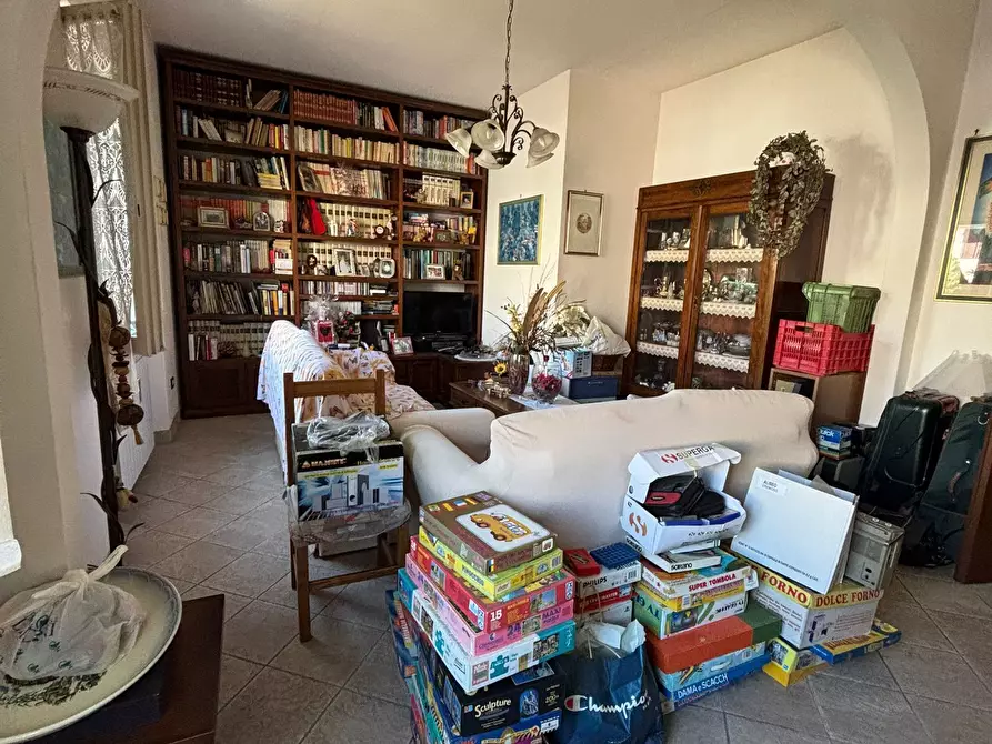 Immagine 1 di Villa in vendita  a Pisa