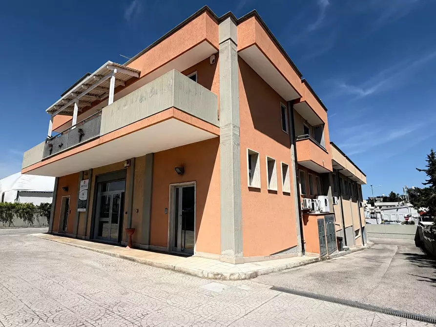 Immagine 3 di Attività artigianale in vendita  in Via Eugenio Montale 3 a Monopoli