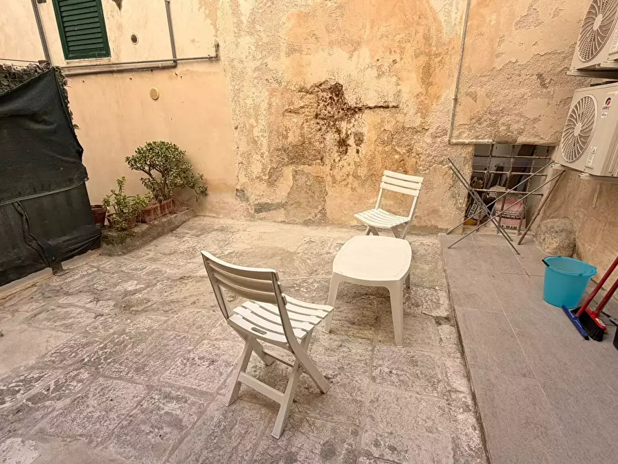 Immagine 10 di Trilocale in vendita  in Via Barbacana 23 a Monopoli