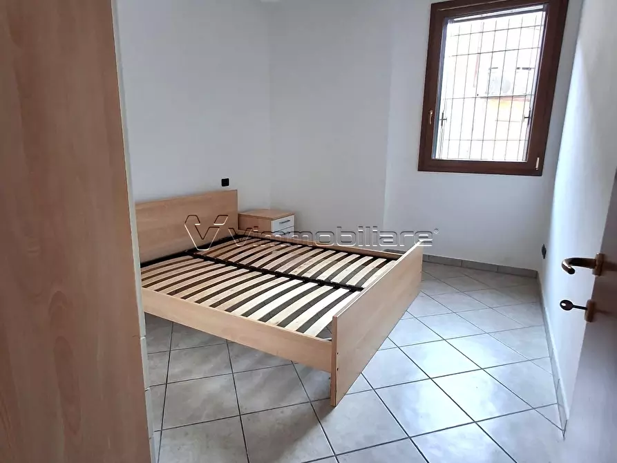 Immagine 12 di Trilocale in affitto  a Poiana Maggiore