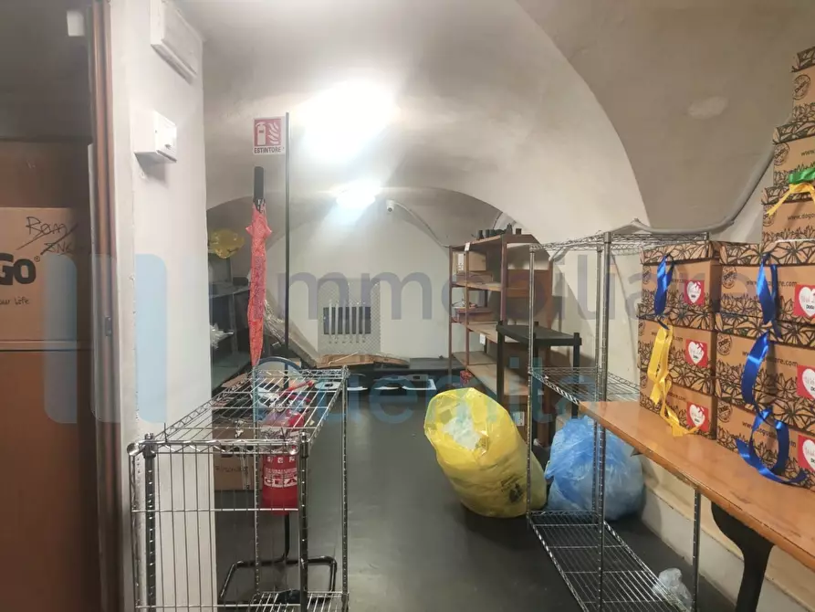 Immagine 7 di Locale commerciale in affitto  a Bologna