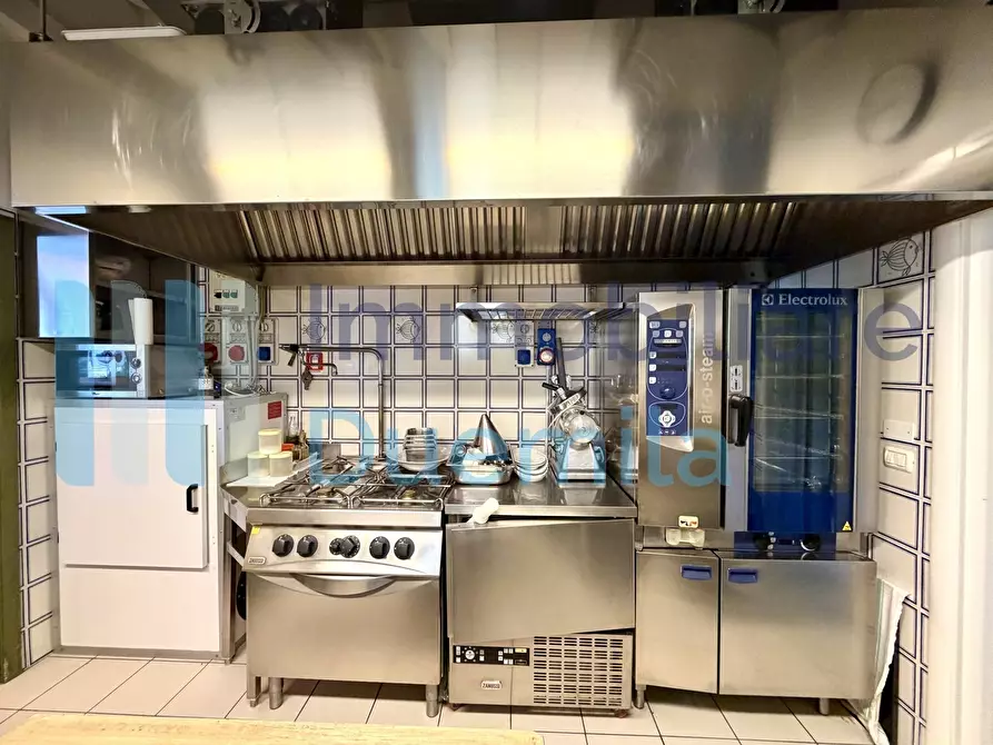 Immagine 19 di Attività artigianale in vendita  a Bologna