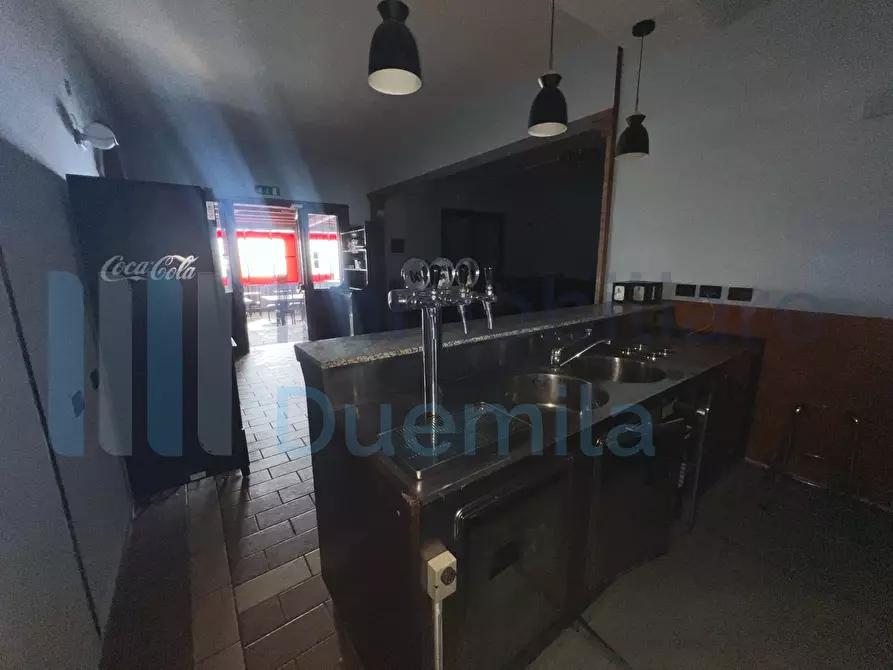 Immagine 39 di Locale commerciale in affitto  a Baricella