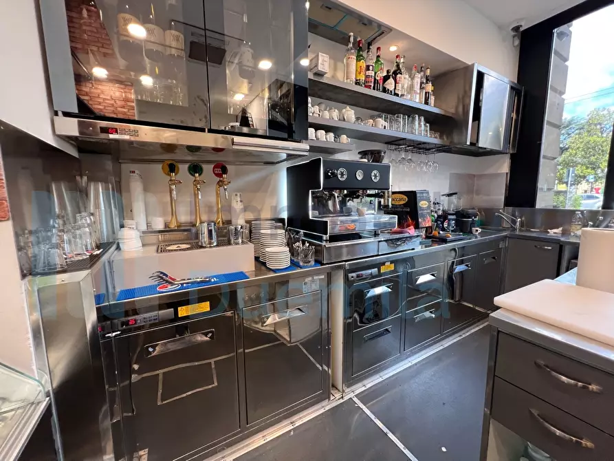 Immagine 4 di Bar / Ristorante in vendita  a Bologna