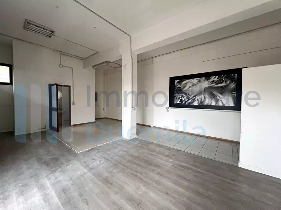 Immagine 26 di Locale commerciale in vendita  a Ozzano Dell'emilia