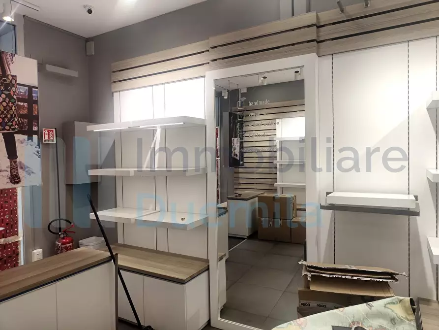 Immagine 5 di Locale commerciale in affitto  a Bologna