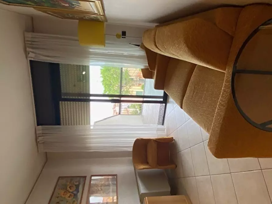 Immagine 14 di Bilocale in affitto  a Desenzano Del Garda