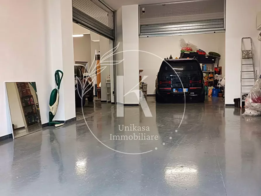 Immagine 3 di Garage in vendita  in Corso Viglienzoni 24 a Savona