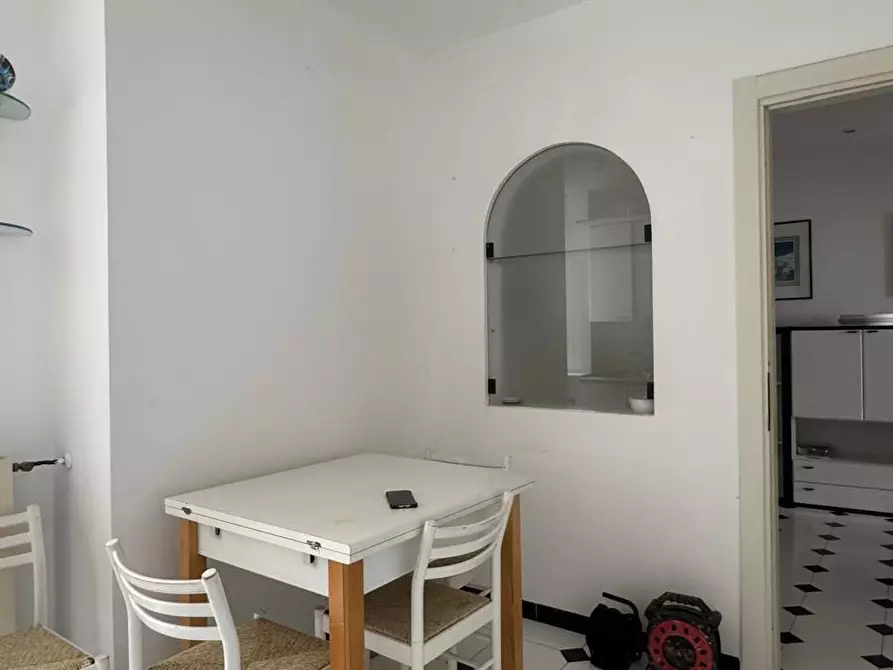 Immagine 5 di Quadrilocale in vendita  in Via Giacomo Leopardi a Savona