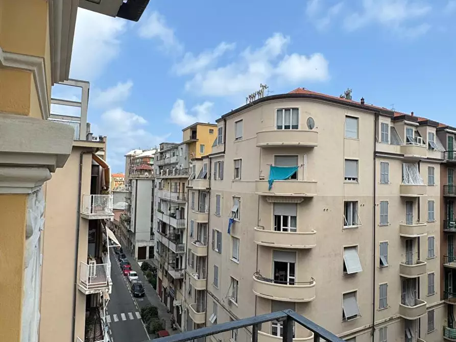 Immagine 22 di Quadrilocale in vendita  in Via Giacomo Leopardi a Savona