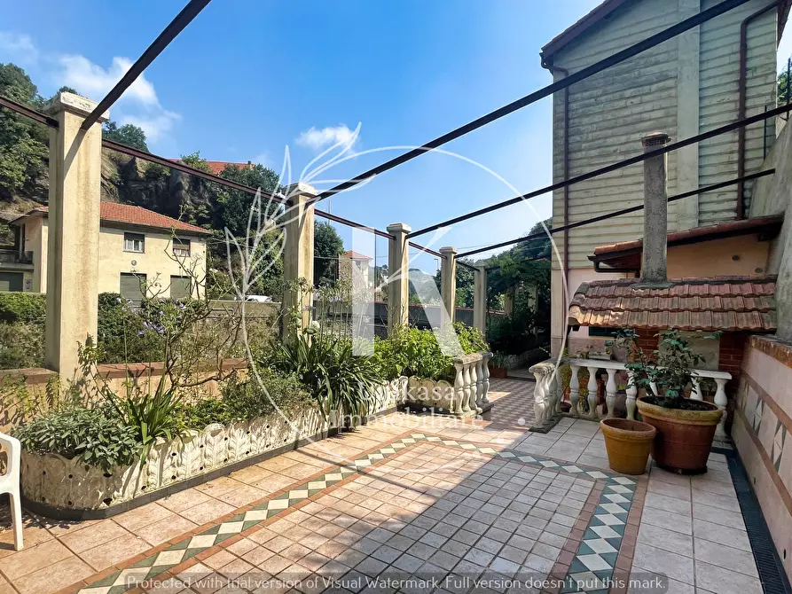 Immagine 1 di Casa indipendente in vendita  in Via Santuario a Savona