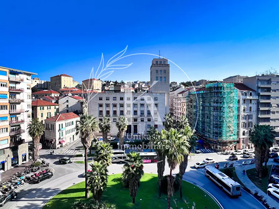 Immagine 24 di Pentalocale in vendita  in Piazza Aurelio Saffi a Savona