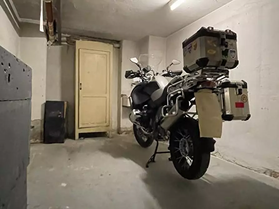 Immagine 10 di Garage in vendita  in Via Angelo Bevilacqua a Savona