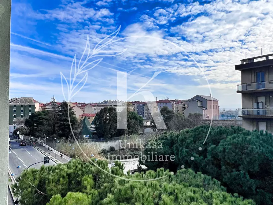 Immagine 3 di Pentalocale in vendita  in Corso Viglienzoni 6 a Savona