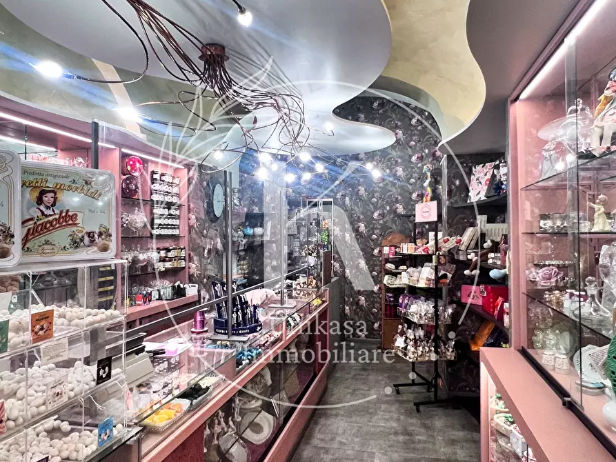 Immagine 10 di Locale commerciale in vendita  in Via Paolo Boselli 100 a Savona